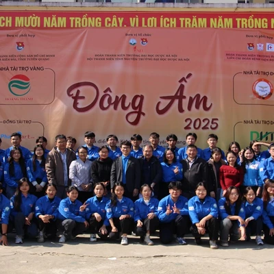 ĐÔNG ẤM 2025: LAN TỎA HƠI ẤM YÊU THƯƠNG TỪ TUỔI TRẺ DƯỢC – Y